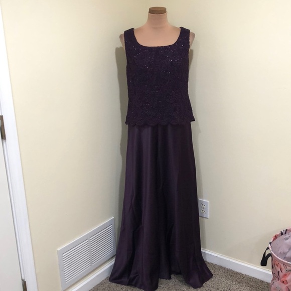 NWT Alex Evening Formal Dress Size 10 Dark Plum Purple Glitter Lace Gown - Picture 2 of 12